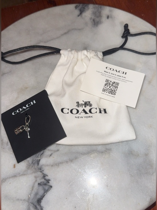 Coach Handbags - ***SOLD**


NWT Coach Padlock & Key Charm w/ Dust-Bag